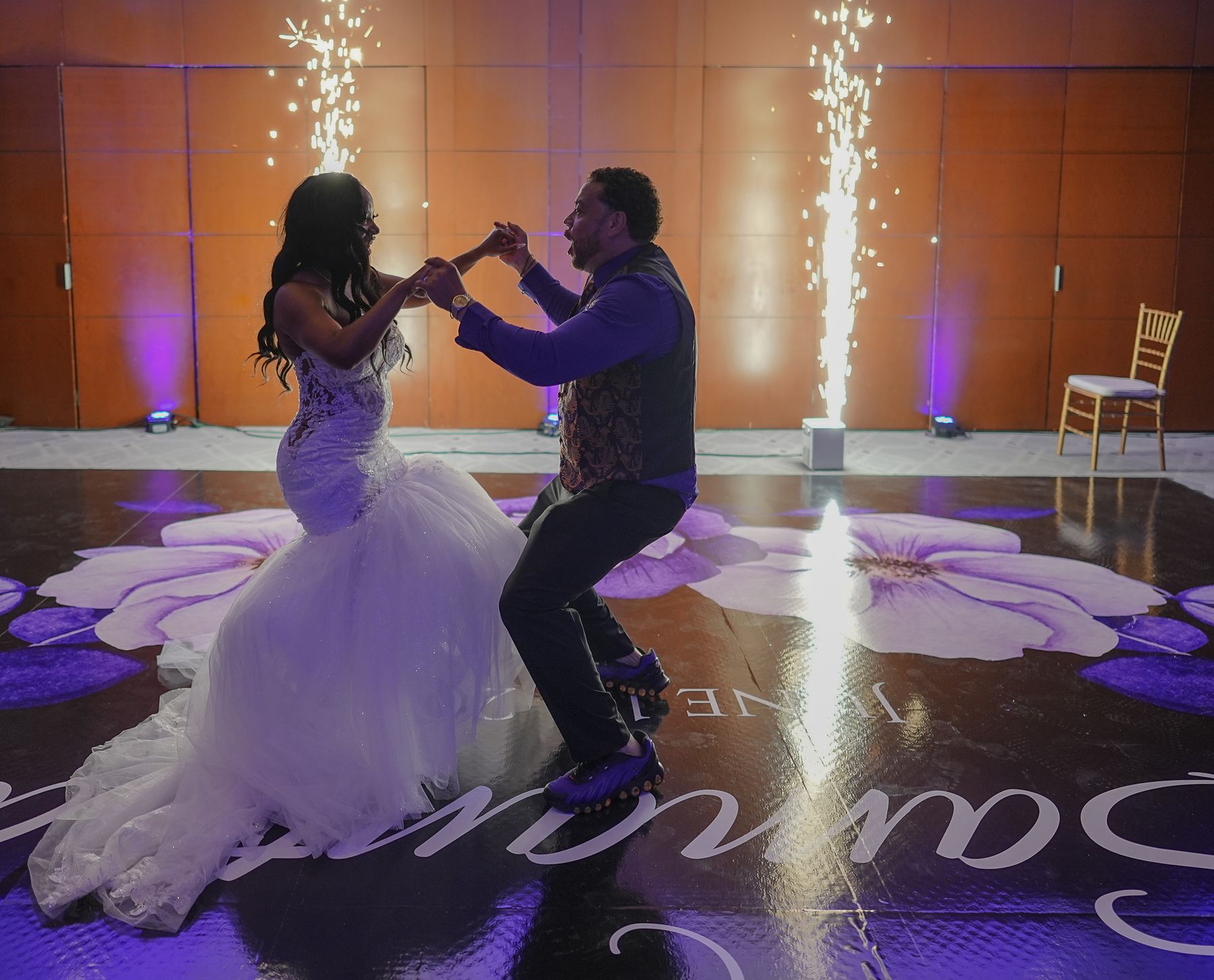 First dance between sparkler fountains